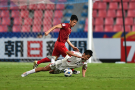 Nhận thẻ đỏ U23 châu Á, Đình Trọng bị treo giò ở vòng loại World Cup 2022